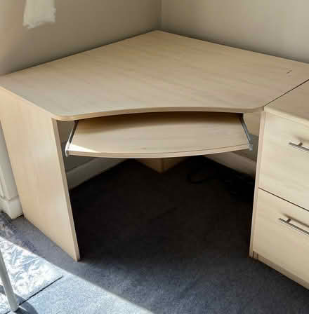 Photo of free Corner desk (Caton LA2) #1