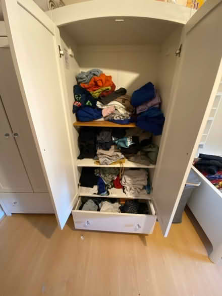 Photo of free Kids wardrobe (Waltham cross EN1) #2