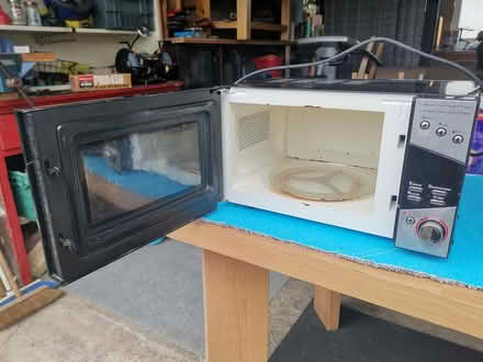Photo of free Microwave (South Side Paisley PA2) #3