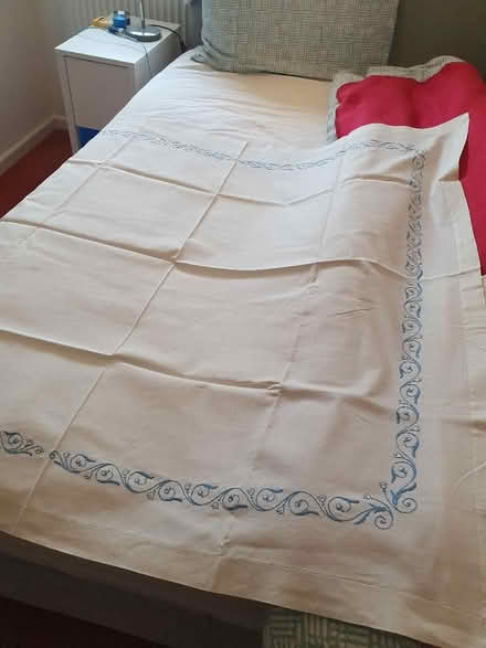 Photo of free Vintage linen table cloth (Pipers Ash CH2) #2