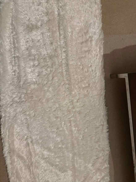 Photo of free White small furry throw (Barnes SW13) #1