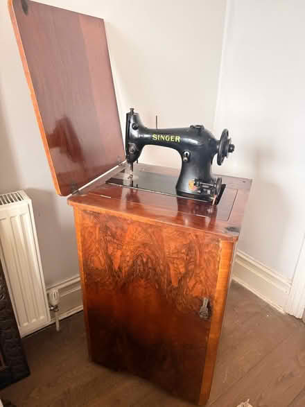Photo of free Vintage singer sewing machine (East Finchley) #1