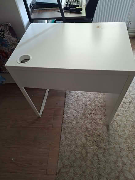 Photo of free Desk (Buckhurst Hill IG9) #1