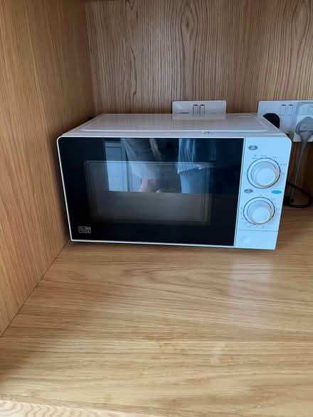 Photo of free Microwave - 700w - vgc (Grove Rd Windsor SL4) #1