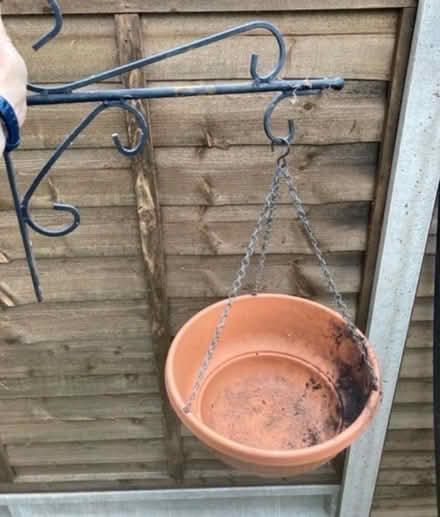 Photo of free Hanging basket + metal wall mount (Wooburn Green, HP10) #1