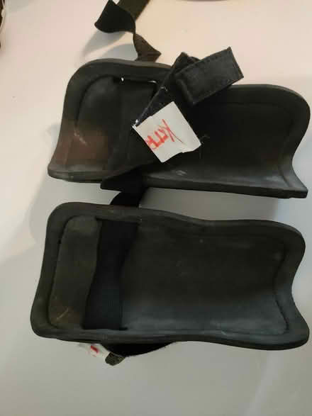 Photo of free Sondico Squad Shin Pads Youth Size (Smethwick B67) #1
