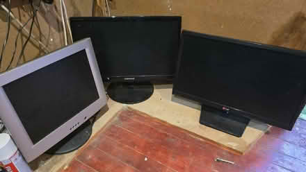 Photo of free 3 LCD Screen to give away (West Croydon CR0) #1