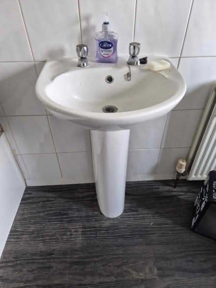 Photo of free White bathroom suite and shower (CV6 - Courthouse Green) #1