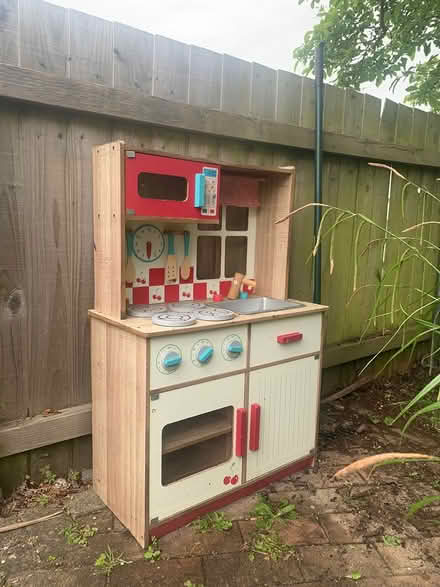 Photo of free Play / mud kitchen (BS11) #1