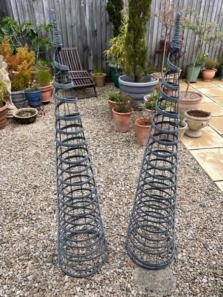 Photo of free obelisks (trowbridge, BA14) #1