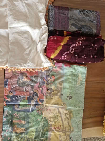Photo of free Decor, mugs, Cushion covers,stoles (Sturdee Road) #2