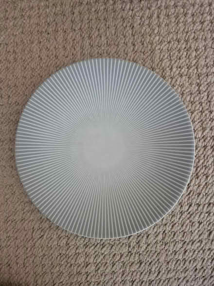 Photo of free 8 x John Lewis small plates (Tunbridge Wells) #2