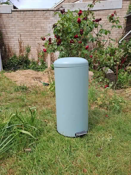 Photo of free Tall kitchen pedal bin (Bedford MK41) #1