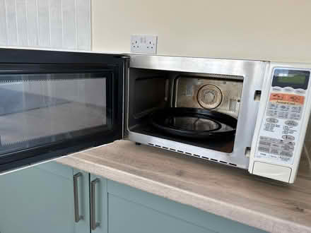 Photo of free Sharp R-871 Microwave combi convection oven and grill (Kendal LA9) #4