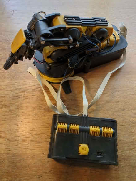 Photo of free Mechanical arm toy (Humphrey's End GL5) #1