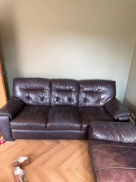 Photo of free Brown leather sofa (Biggin Hill TN16) #1