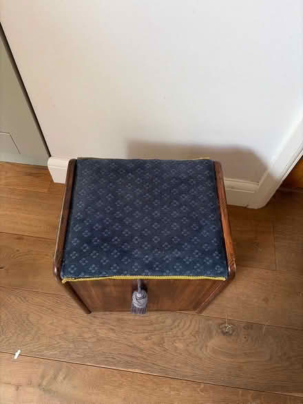 Photo of free Wooded seat box with internal tray (Tilehurst RG30) #3