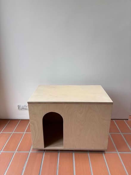 Photo of free Cat Dog house / litter tray house (Ba2 2ax) #1