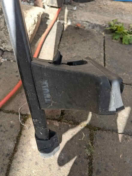 Photo of free roofrack bars (Halton LS15) #2