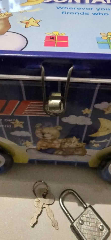 Photo of free Tin (South Kensington station. SW3) #2