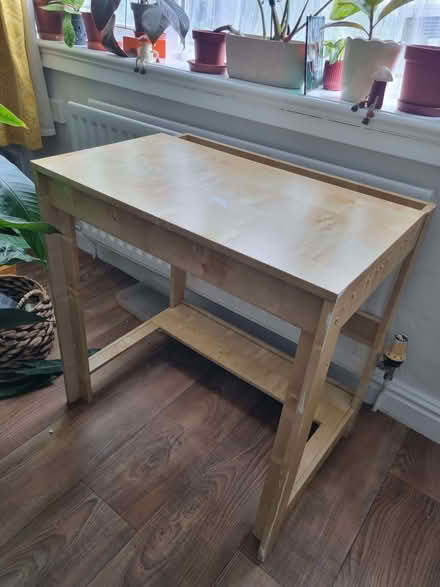 Photo of free Small desk (Kendal LA9) #1