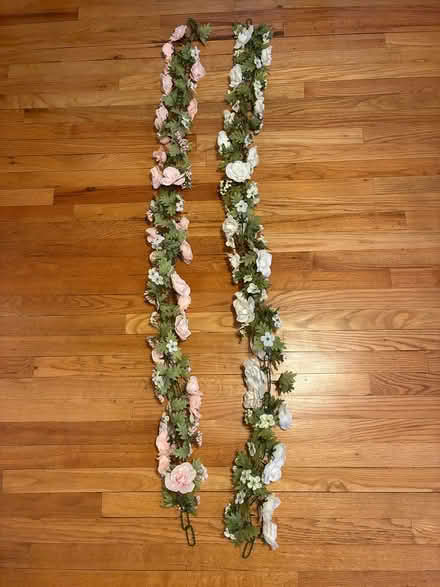 Photo of free Floral garland (Saugerties) #1