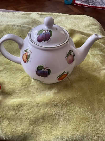 Photo of free Fruit pattern teapot (Chard TA20) #1