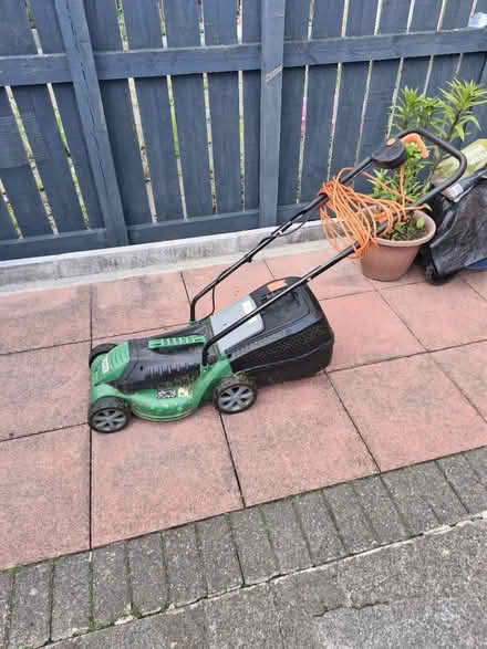 Photo of free Small lawnmower (Gilesgate DH1) #1