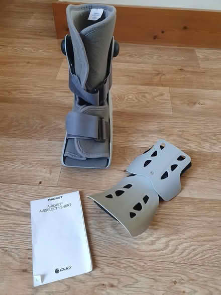Photo of free Aircast short boot (Beckenham BR3) #1