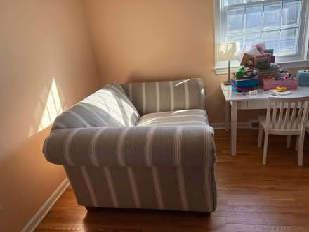 Photo of free Love seat (Near Latimer Lane) #2