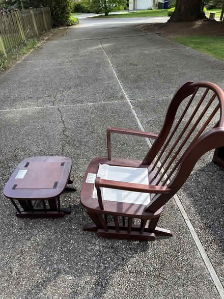 Photo of free Glider rocker (Bellevue, Bridle Trails) #1