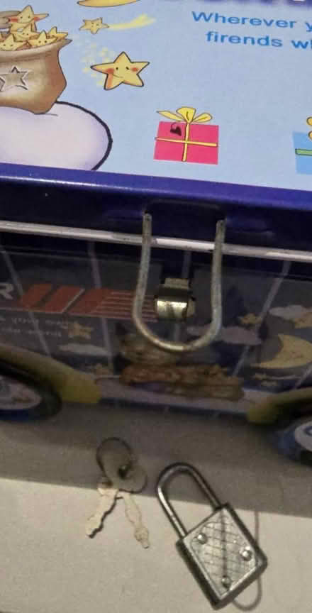 Photo of free Tin (South Kensington station. SW3) #3