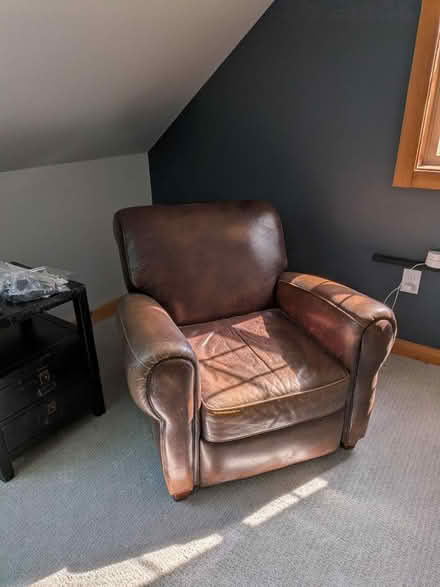 Photo of free Leather recliner (Chester Springs) #1