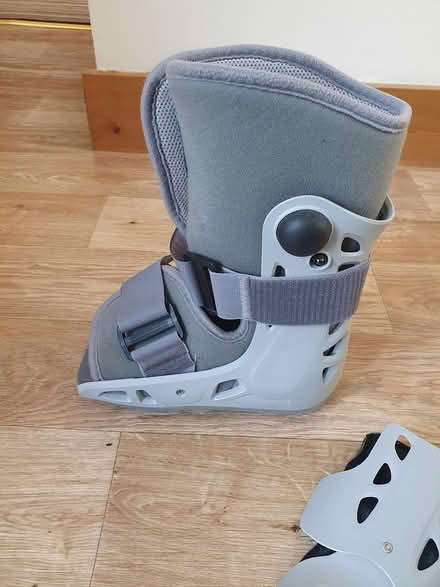 Photo of free Aircast short boot (Beckenham BR3) #2