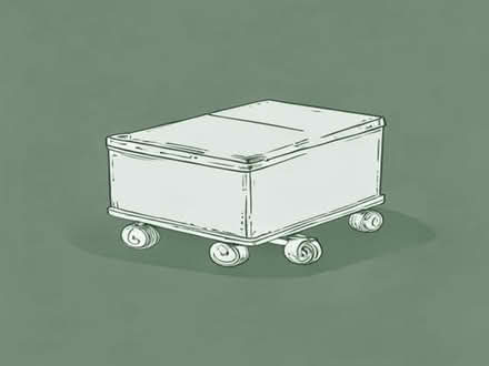 Photo of free storage box on casters (Handforth SK9) #1