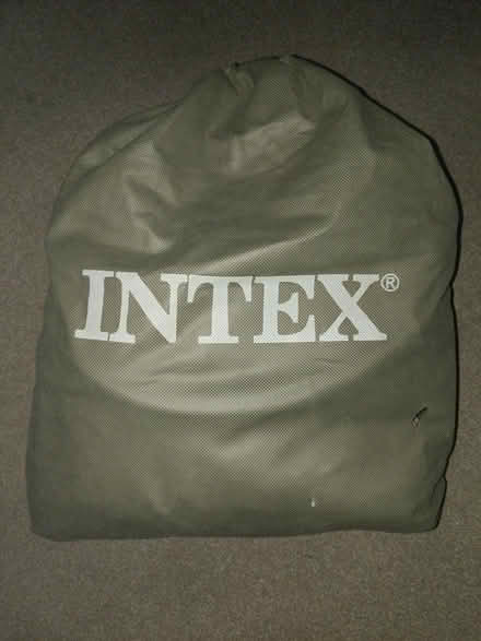 Photo of free Todlers overnight inflatable bed (lambeth SW8) #1