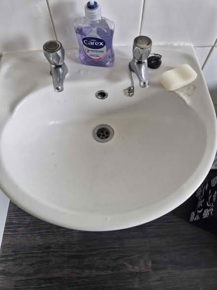 Photo of free White bathroom suite and shower (CV6 - Courthouse Green) #2