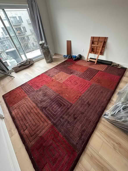 Photo of free 9'x11' tapis en laine/wool carpet (St-Henri) #3