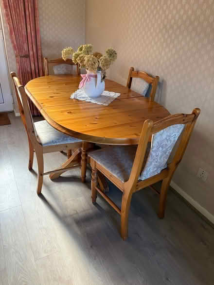 Photo of free Dining table and dresser (SG120TY) #2