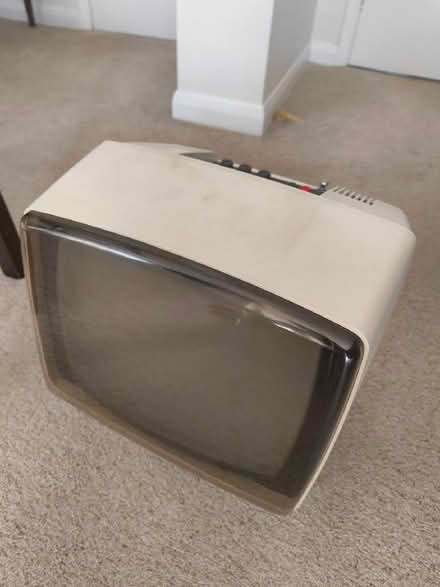 Photo of free 70s (?) black and white TV, no power lead (Elmers End BR3) #3