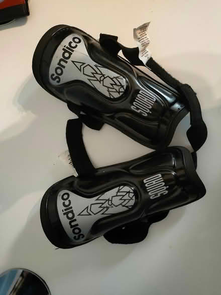Photo of free Sondico Squad Shin Pads Youth Size (Smethwick B67) #3