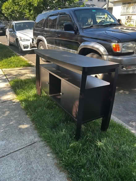 Photo of free Curb alert entertainment table (Flatbush - Ditmas Park) #2