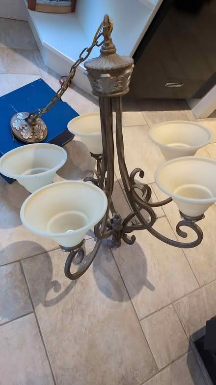 Photo of free Chandelier (Trafalgar/River Oaks, Oakville) #1