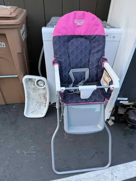 Photo of free Small Cosco high chair & meal tray (1075 Valencia Avenue) #2
