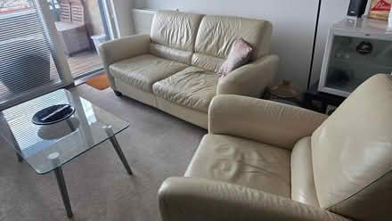 Photo of free Leather 2 seater and Lazy recliner (Horley RH6) #1