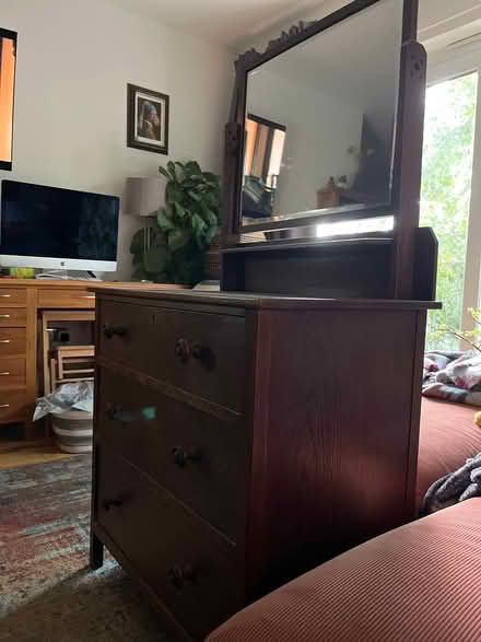 Photo of free Vintage vanity unit (Kt3 4bf) #1
