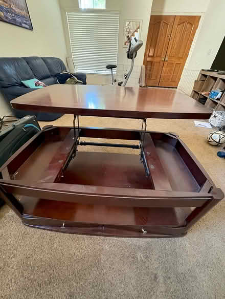 Photo of free Coffee Table (Via De Los Cerros) #2