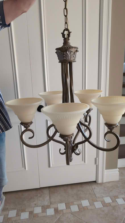 Photo of free Chandelier (Trafalgar/River Oaks, Oakville) #2