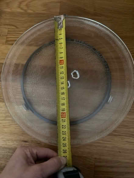 Photo of free Microwave plate (Chineham RG24) #1
