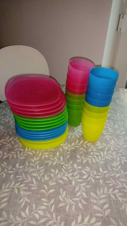 Photo of free Plastic plates and tumblers (Horsham, near Bennetts Field) #1
